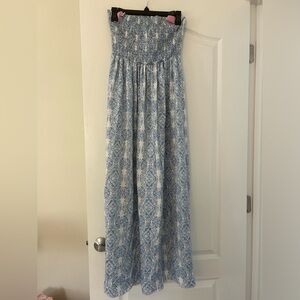 NWOT Maxi dress fits Small-Medium